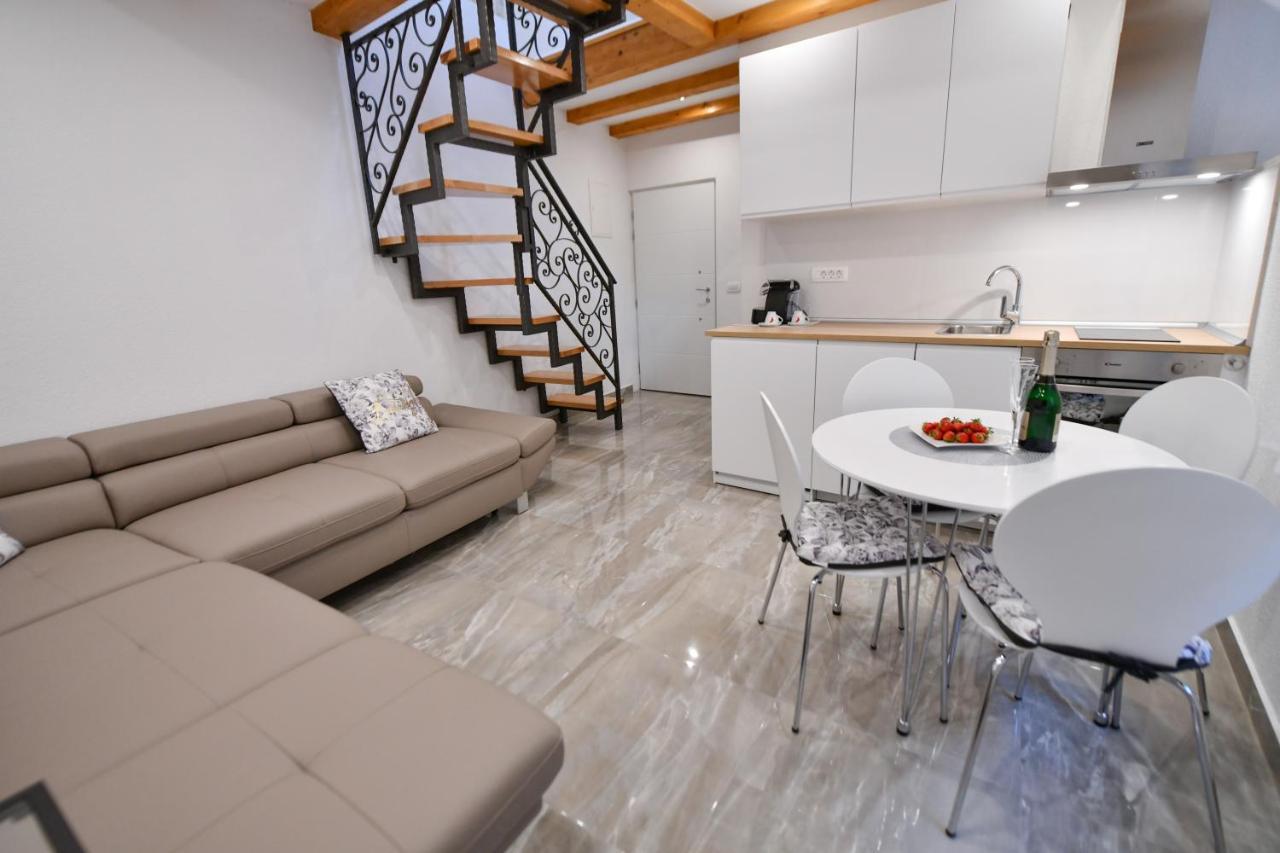 Apartment Lavanda - Suite Sinj Εξωτερικό φωτογραφία